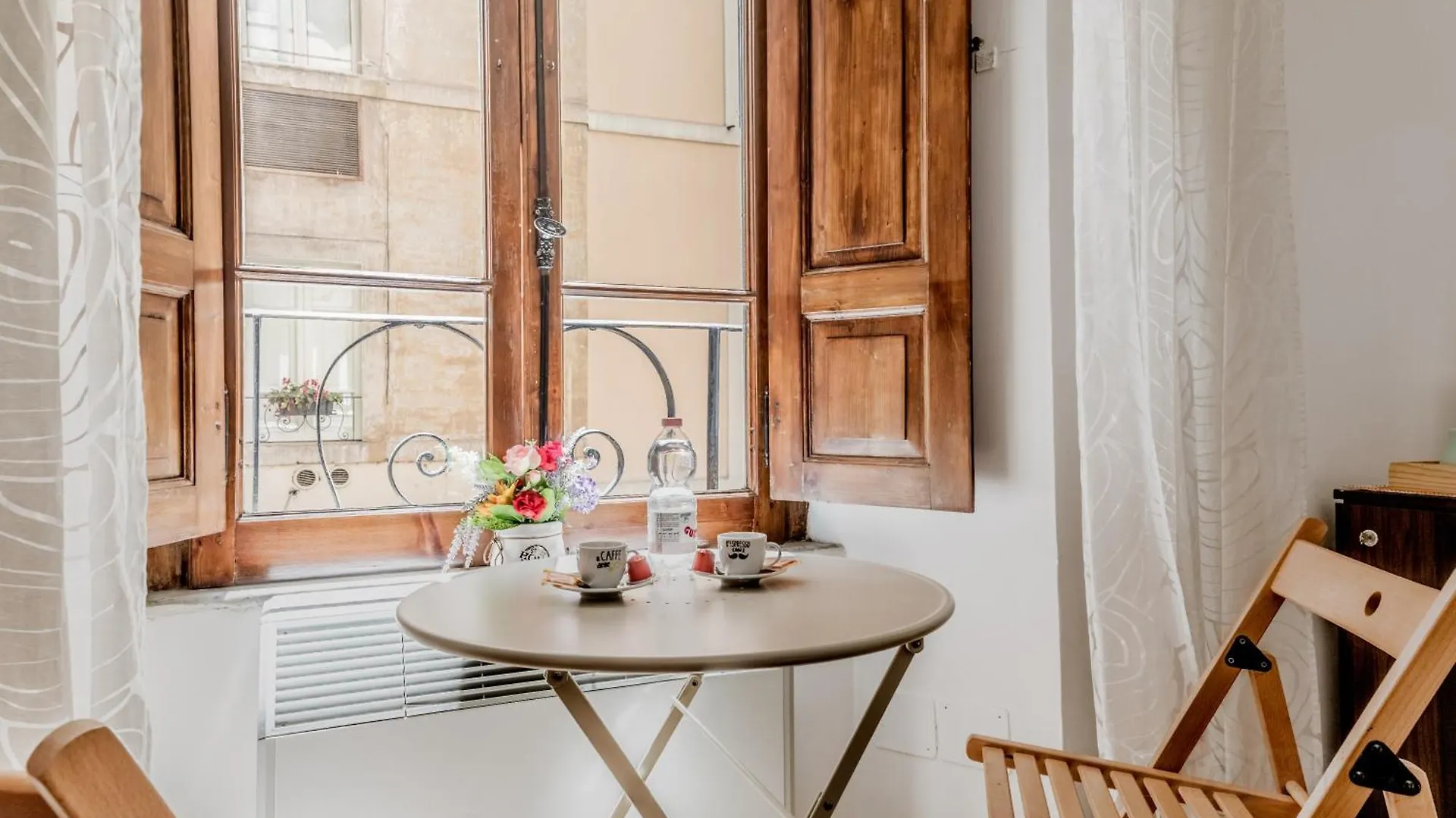 Ariana Luxury Guest House 로마